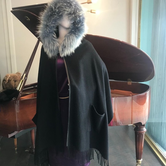 Black and Blue scarf with Hood - Picture 1 of 3